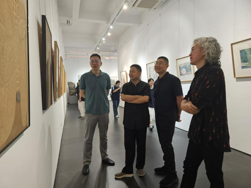 中国国家画院院长刘万鸣一行到河北沧州调研交流