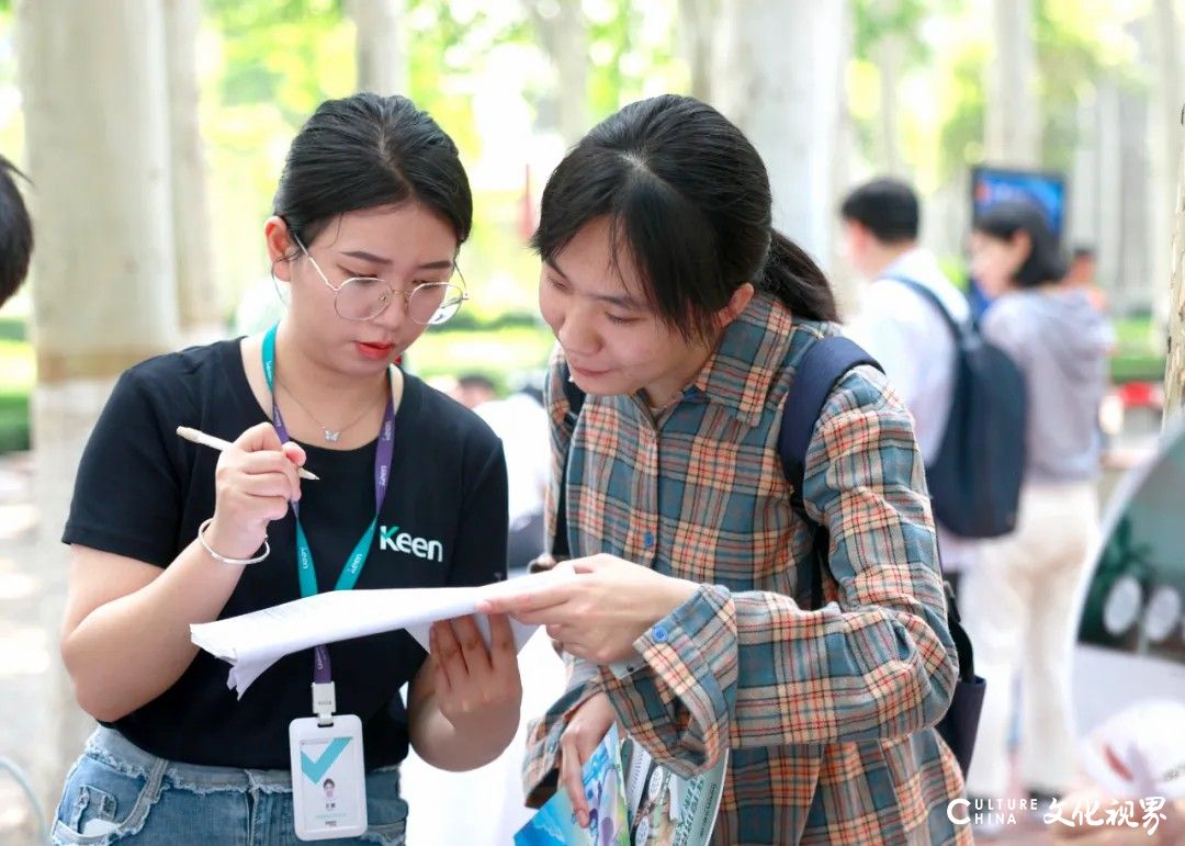 “AI赋能，万物生辉”创新嘉年华在山东大学启幕，可恩口腔亮相进行公益义诊