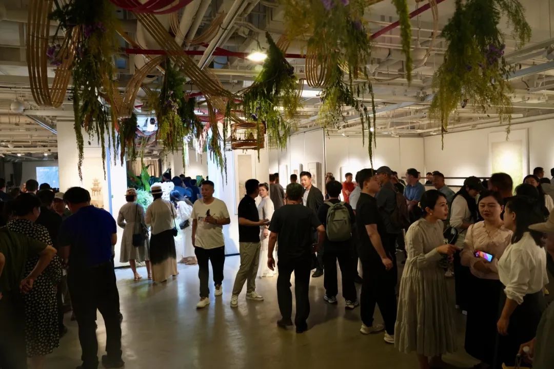 “滴翠——李恩成作品展”在济南京行艺术馆开幕，展期至7月8日