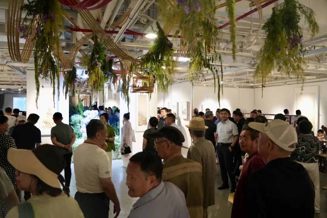 “滴翠——李恩成作品展”在济南京行艺术馆开幕，展期至7月8日