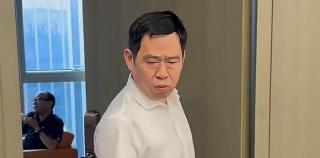 哪吒汽车创始人在上海新总部被堵门讨薪——生产停摆已数月，现金流危机持续