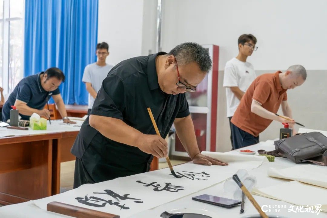“迎七一” 济南市书协书法名家进校园纪实：翰墨泉城公益讲堂交流笔会在山东工程职业技术大学举行