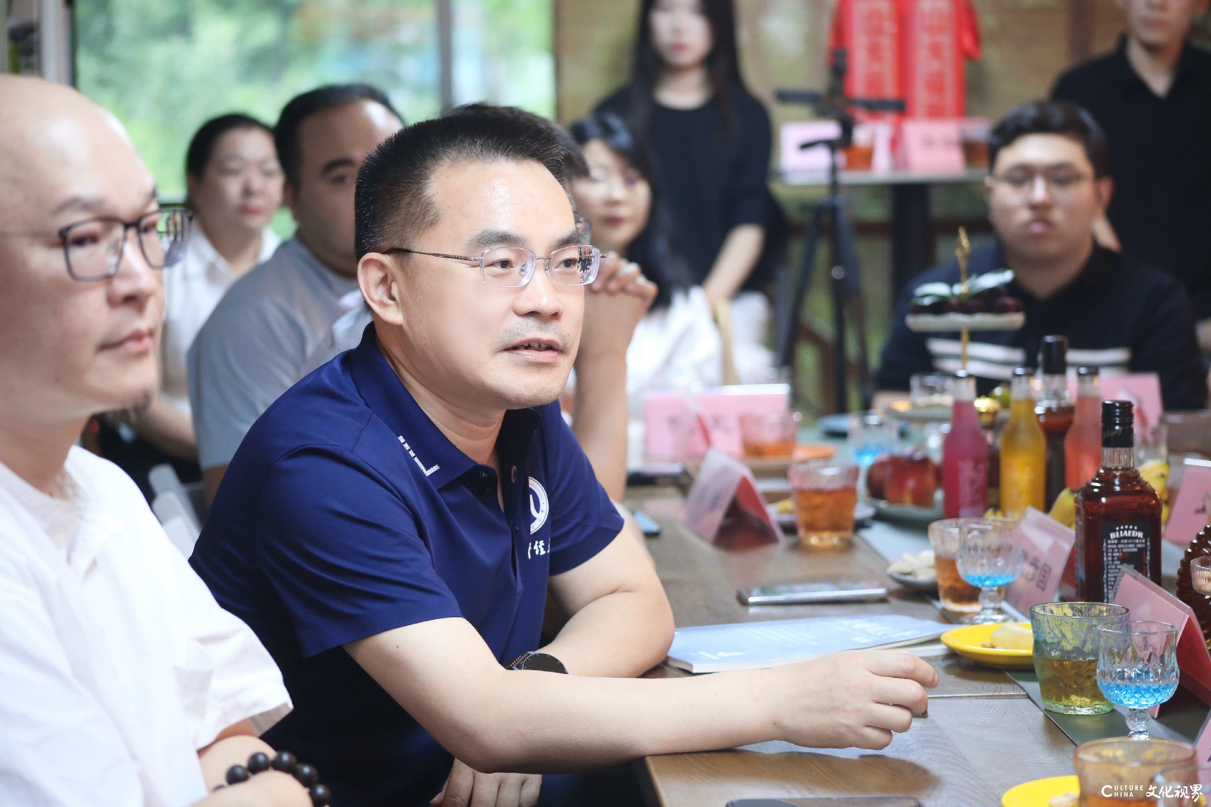 ​从顾准思想到山财大精神——“顾准精神与时代回响”主题读书会昨日在济南藉书园书店举行