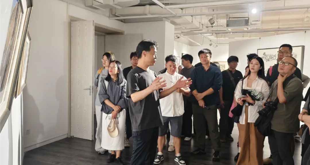 2025年度国家艺术基金资助项目“新征程 新篇章——全国架上连环画作品巡展”第二站在湖北美术学院开幕
