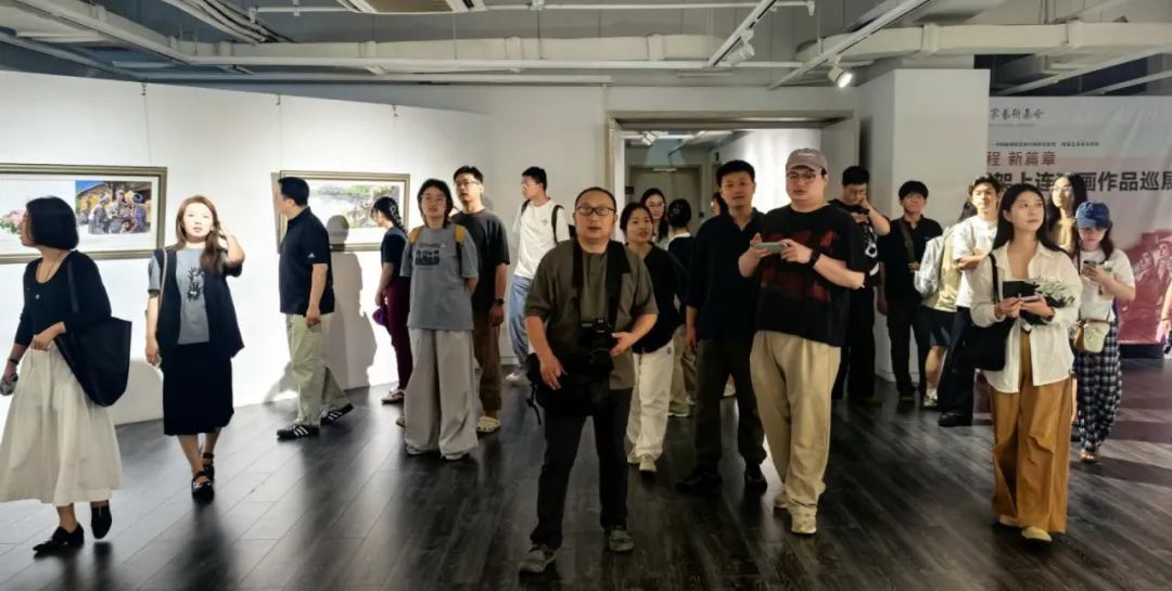 2025年度国家艺术基金资助项目“新征程 新篇章——全国架上连环画作品巡展”第二站在湖北美术学院开幕