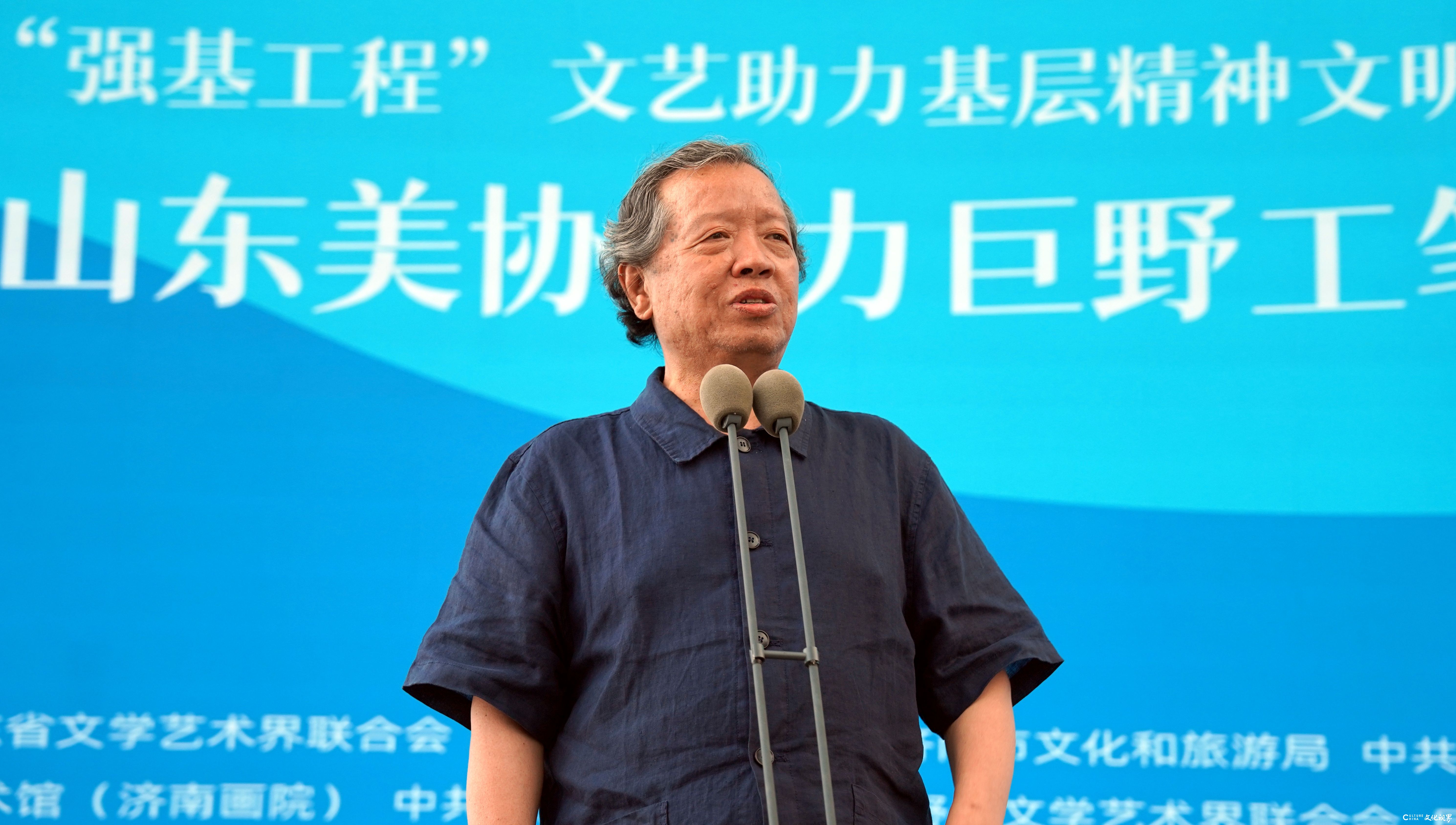 “梦笔生花——山东美协助力巨野工笔牡丹画培训成果展”今日上午在济南市美术馆盛大开幕
