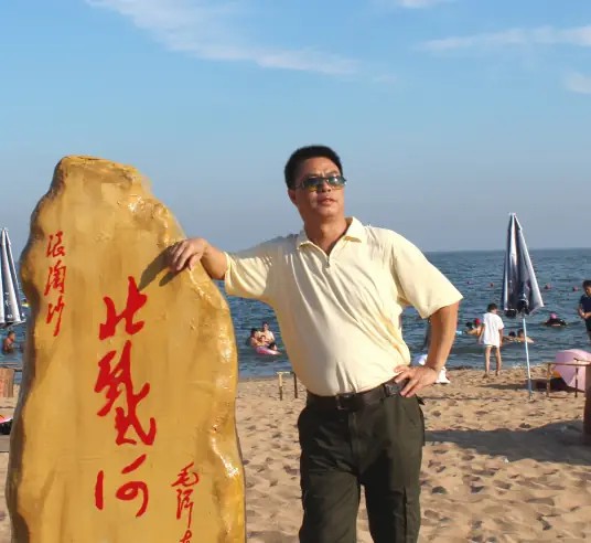 邱清崇丨从“尊物”到“崇心”的精神远航