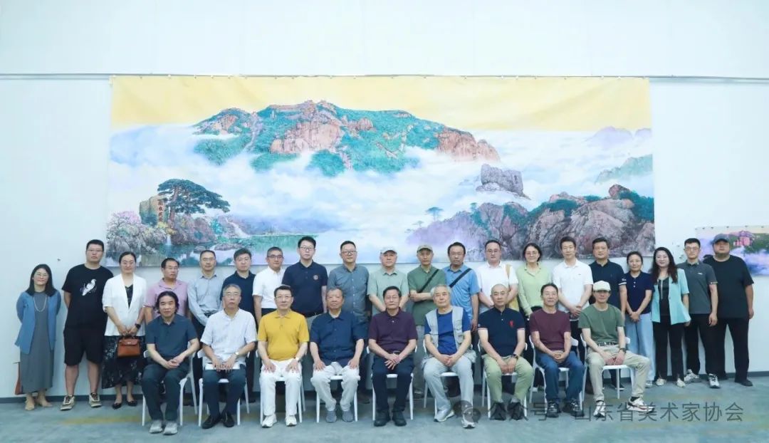 徐青峰“油画与丹青的双向奔赴与超越”主题学术研讨会昨日在济南举行