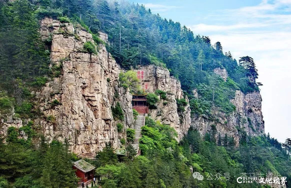 跟随舒建新前往北岳恒山，于秋寒中触摸风骨，在山风中涤荡心魂