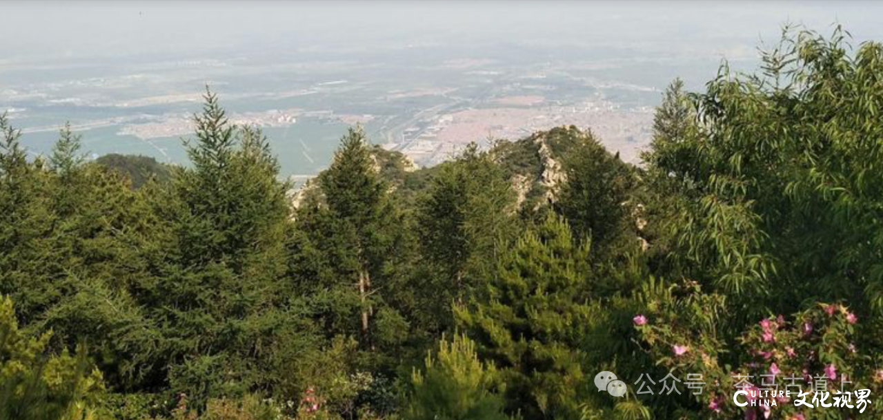 跟随舒建新前往北岳恒山，于秋寒中触摸风骨，在山风中涤荡心魂