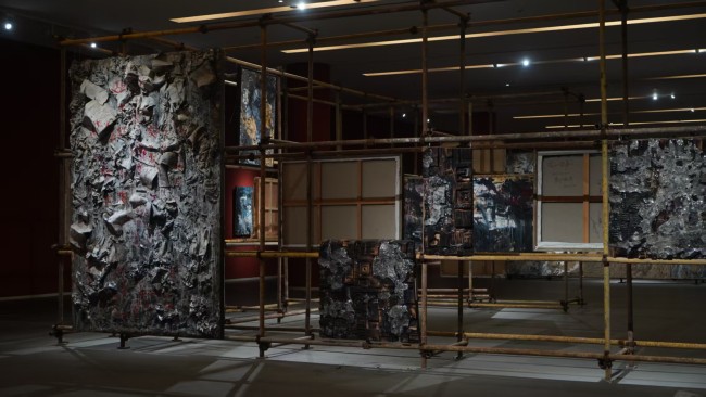 “睹物与凝思——郭振宇艺术展”引观展热潮，展期延至8月10日