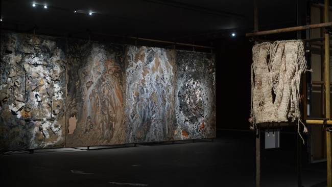 “睹物与凝思——郭振宇艺术展”引观展热潮，展期延至8月10日