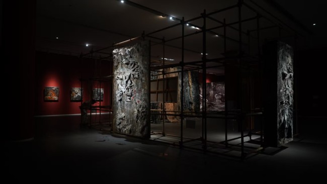 “睹物与凝思——郭振宇艺术展”引观展热潮，展期延至8月10日