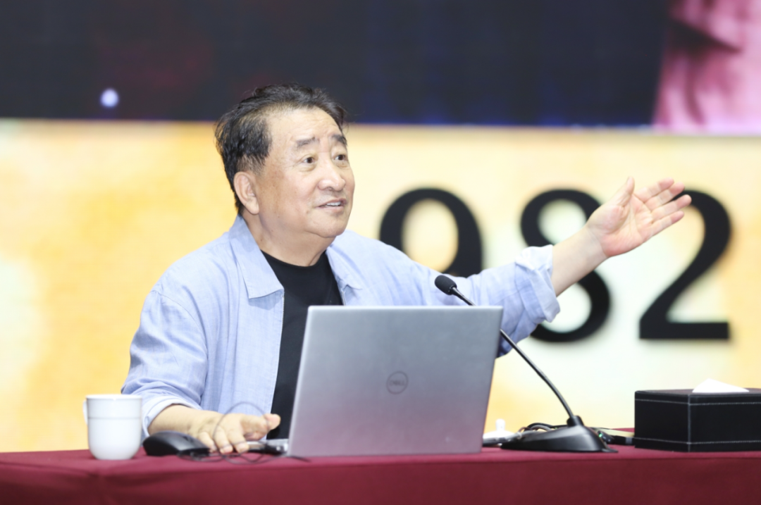 姜昆专题讲座《你离人民有多近 人民跟你有多亲》今日在山东文艺四季讲堂开讲