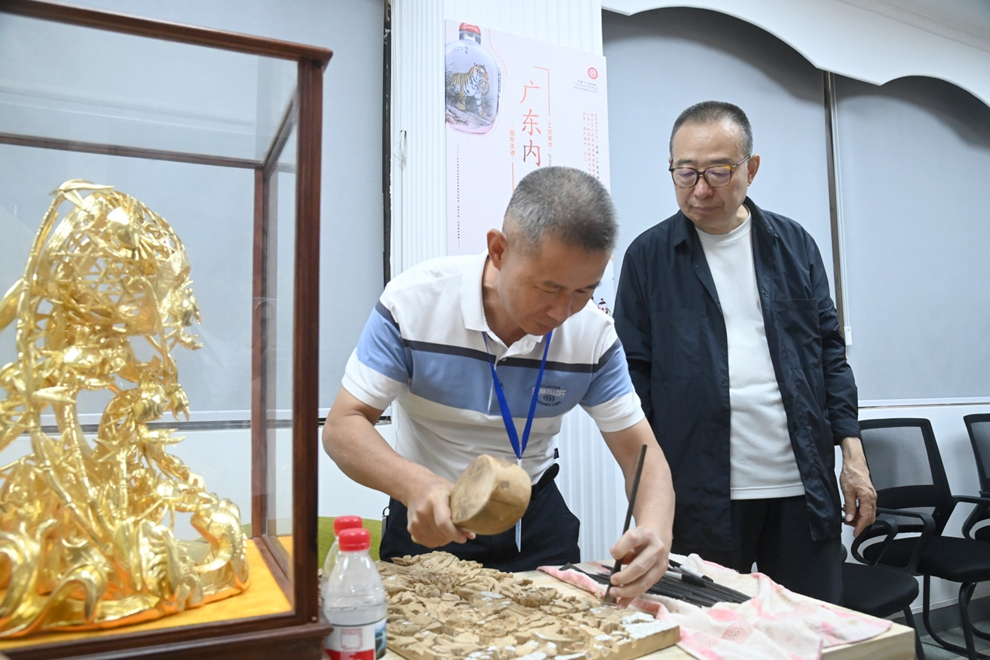 潘鲁生在广东汕头开展民间文艺调研