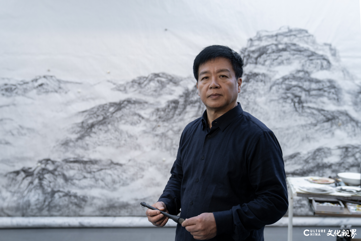 跟随徐里、祁海峰、孙黎走进“丹青铸魂——名家作品特展”,品读60余位艺术家潜心打造的抗战主题艺术精品