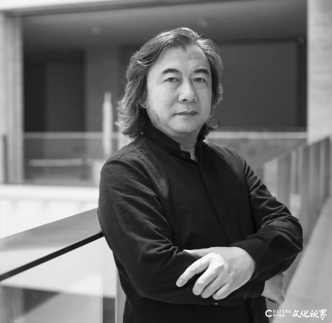 笔墨逐光，跨界寻新——张望的艺术创作之路