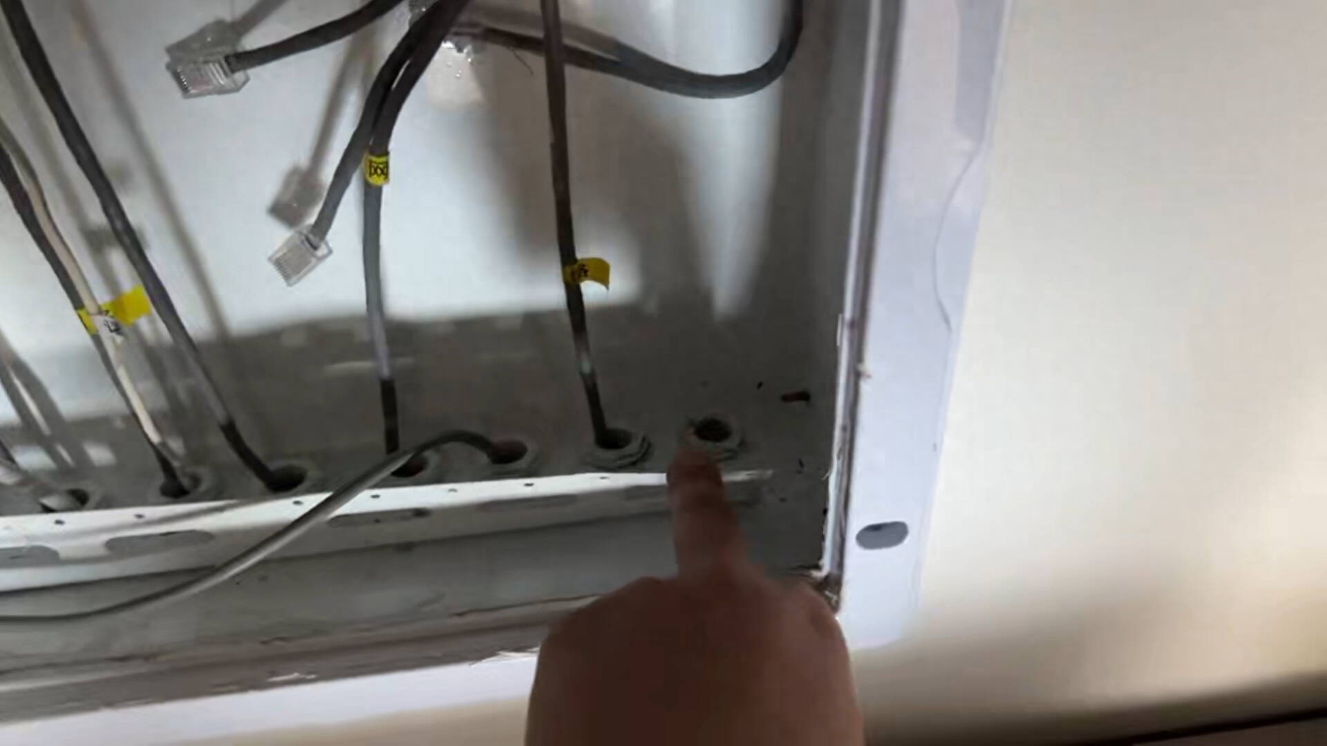 网线口管道堵塞“堵”了业主装修进程——济南中海雪山境业主与小区维保方陷赔偿数额扯皮